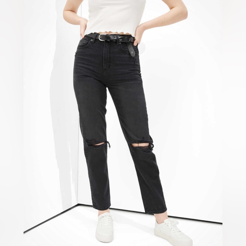AE Ripped Mom Straight Jean in Faded Black 4 Regular
